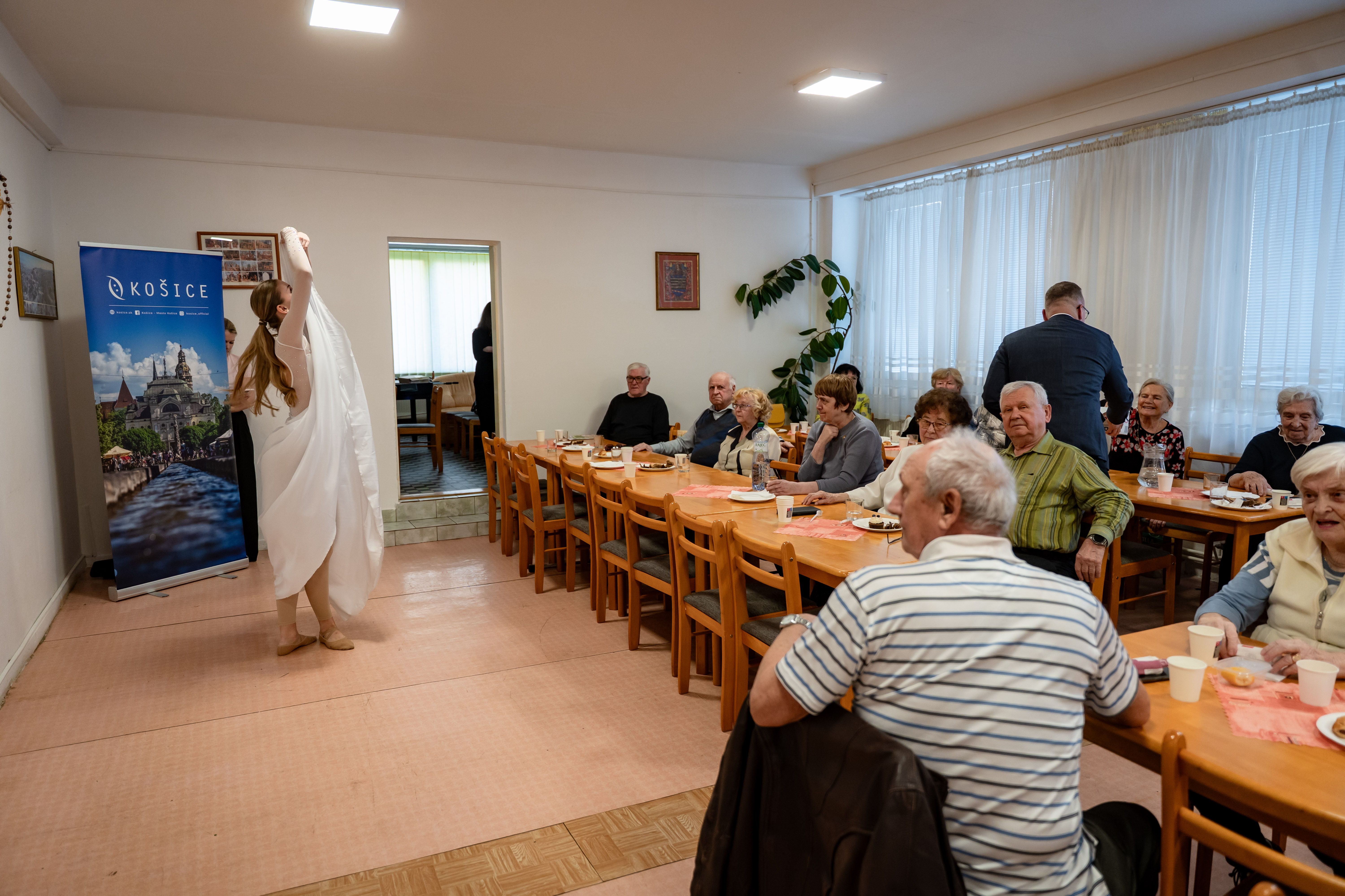 Navsteva seniorskeho klubu OZ seniorov pri Mestskej casti-1-28